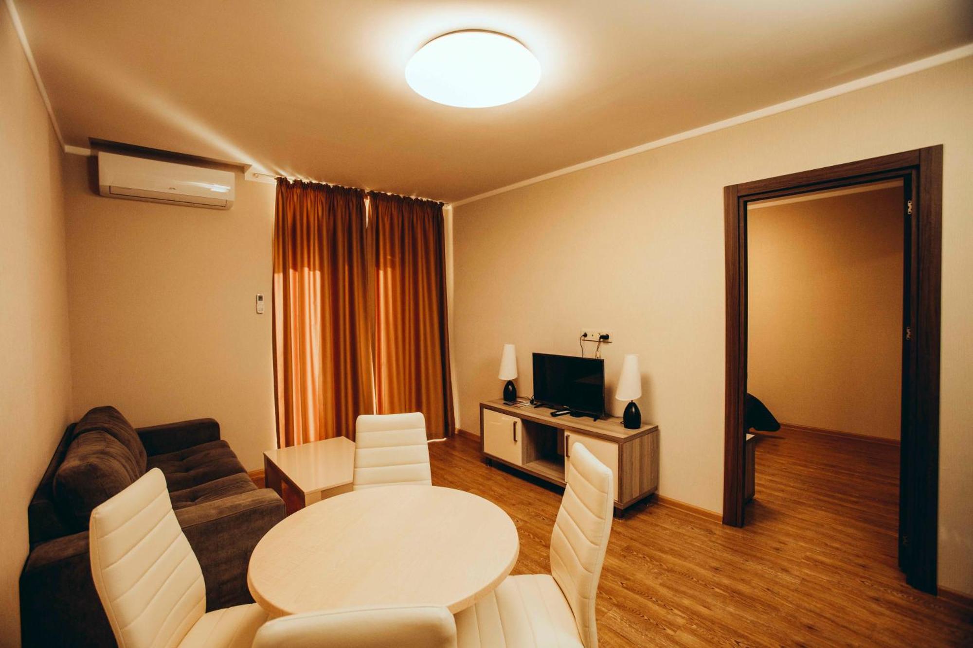Holiday Lux Tower Batumi Camera foto
