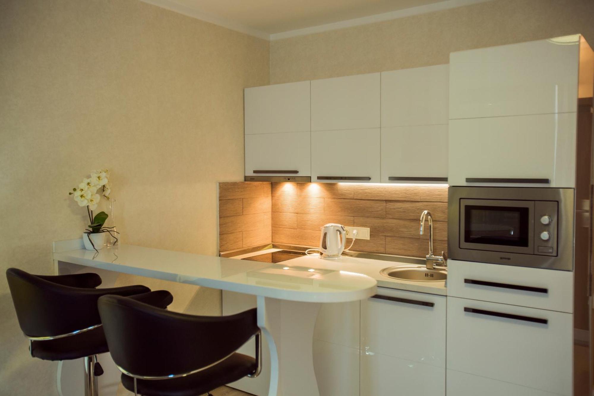 Holiday Lux Tower Batumi Esterno foto