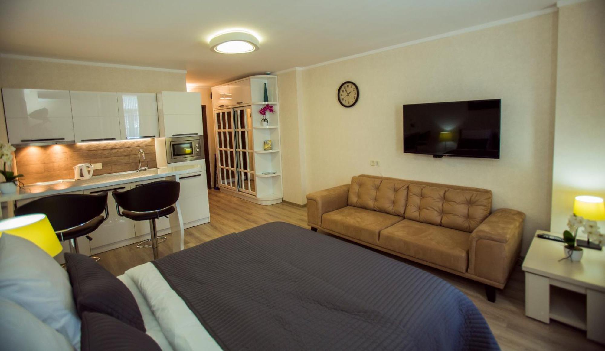Holiday Lux Tower Batumi Esterno foto