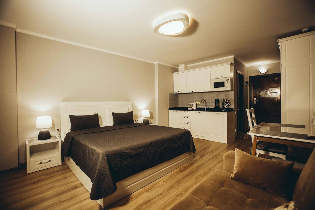Holiday Lux Tower Batumi Esterno foto